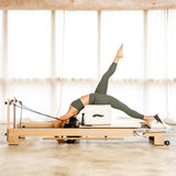 Reformer Pilates en Bois Lignum pour Studios et Maison | Elina Pilates®